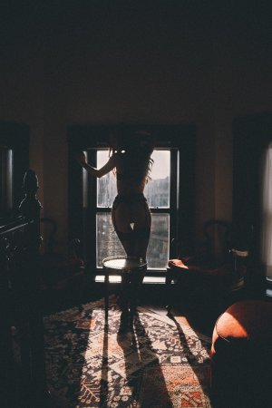 Maïlann erotic massage in Parma Ohio and call girl